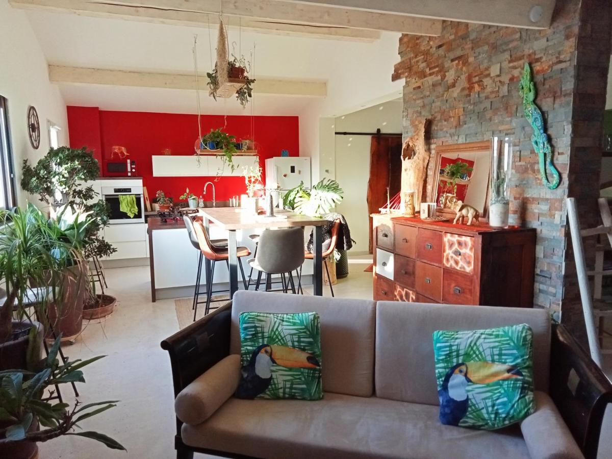 Logement De Charme Avec Piscine Et Jacuzzi Carnoules  Ngoại thất bức ảnh