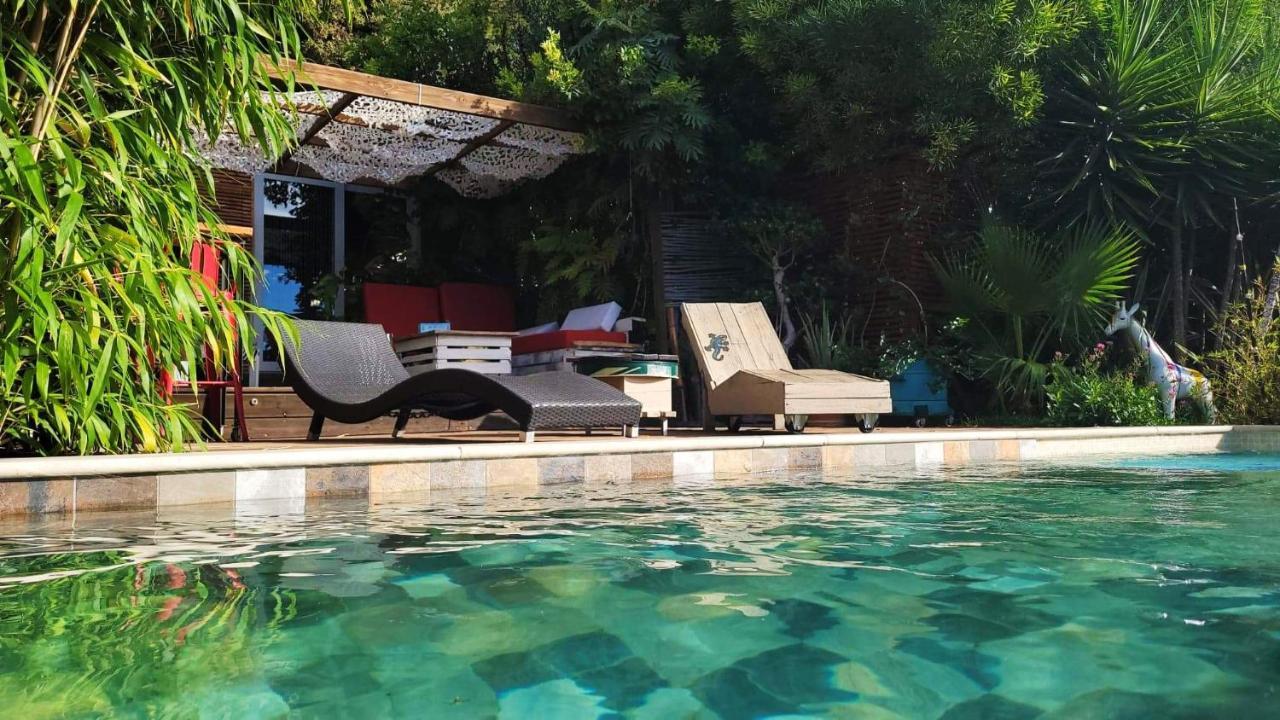 Logement De Charme Avec Piscine Et Jacuzzi Carnoules  Ngoại thất bức ảnh