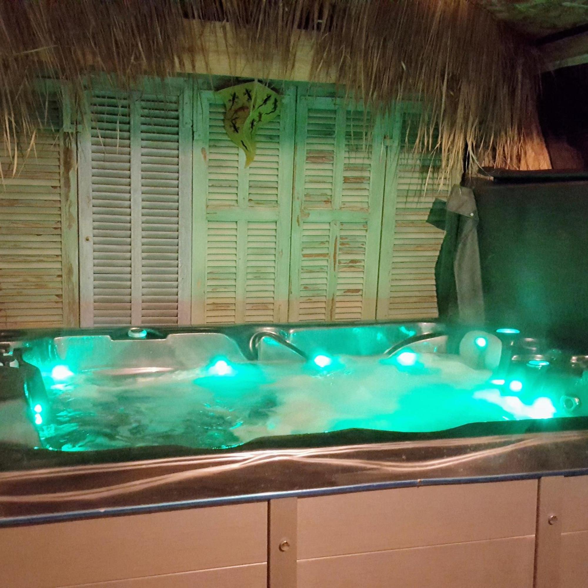 Logement De Charme Avec Piscine Et Jacuzzi Carnoules  Ngoại thất bức ảnh